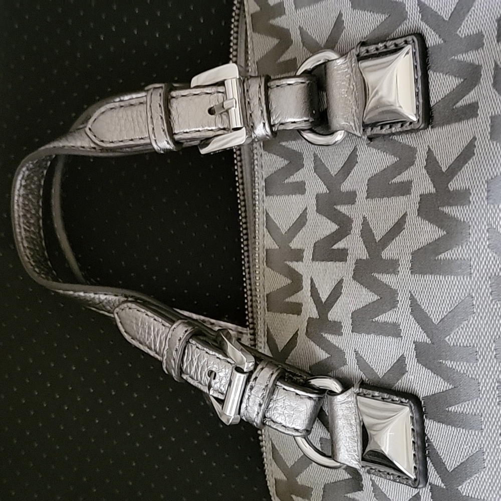 Michael Kors Satchel - Picture 6 of 6